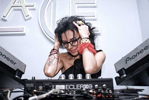 Dj Wanda, luata cu japca intr-un club din Constanta