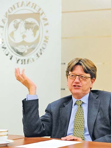 FMI a venit sa-si incaseze rata la imprumut