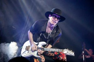 Steve-Vai-By-Alex-Chelba-(7) - Ziarul National
