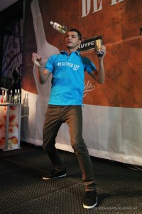 Valentin Luca locul I De Kuyper Cup flair bartending - foto Nicu Buculei - Ziarul National