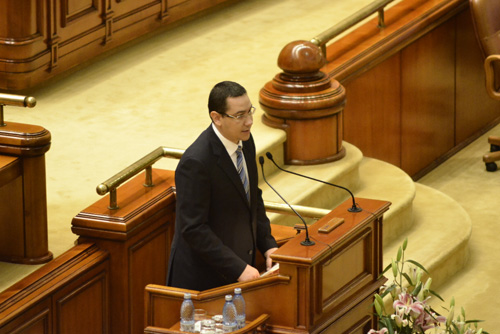 LIVE TEXT – Ponta si-a prezentat Cabinetul in plenul Parlamentului: Sper ca presedintele va respecta decizia Curtii Constitutionale
