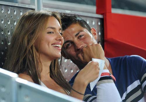Logodnica lui Ronaldo s-a dezbracat din nou