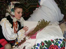 fata ursit - Ziarul National