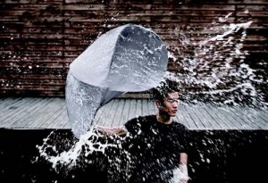 Hi tech umbrella has designs on keeping you dry - Ziarul National