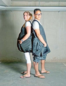 Jacket and dress to beat airline luggage excess charges - Ziarul National