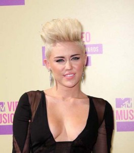 2012 MTV Video Music Awards - Arrivals - Ziarul National