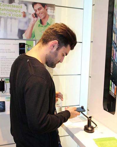 Astia au inventat iPhone fix!