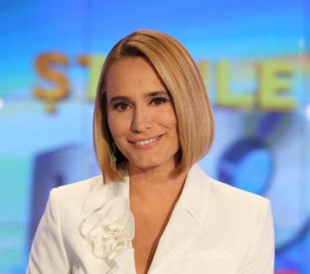 Surpriza de proportii: Cu cine s-a trezit Andreea Esca, dimineata, in masina!