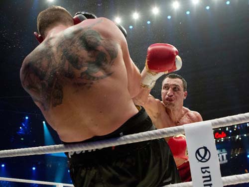 Vladimir Klitschko, huiduit pentru ca nu si-a facut adversarul KO