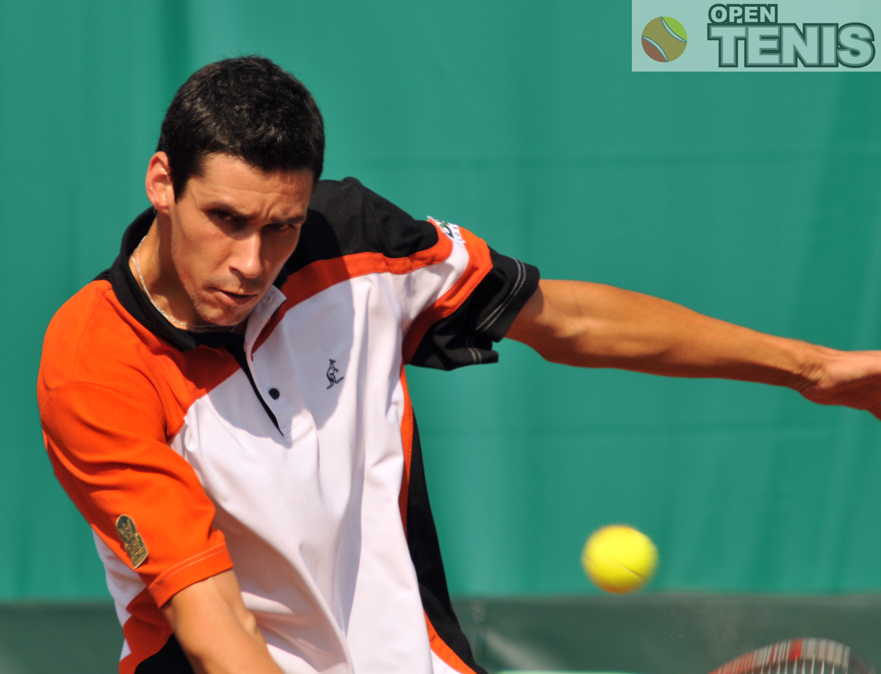 UPDATE Victor Hanescu face Revelionul pe teren! Copil a pierdut in calificari la Ilhan