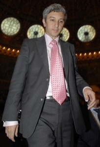 Dan Diaconescu demisioneaza din PP-DD