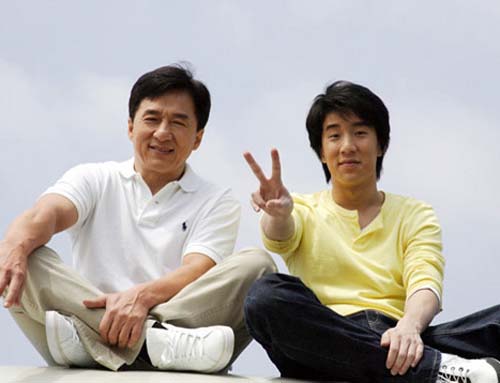 Jackie Chan si-a dezmostenit baiatul