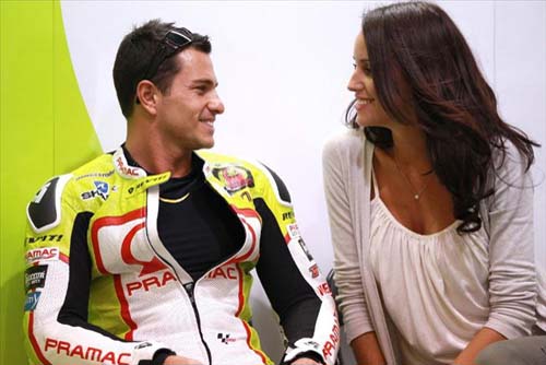 Cum s-a ratat motociclistul Randy De Puniet din cauza unui model