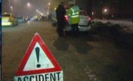 Bucuresti: Opt raniti intr-un accident rutier din cauza poleiului