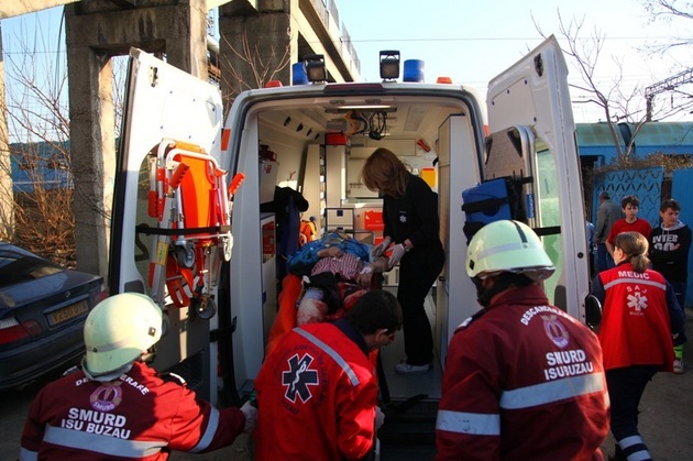 Sighisoara: Un tanar a murit dupa ce a fost injunghiat la o petrecere