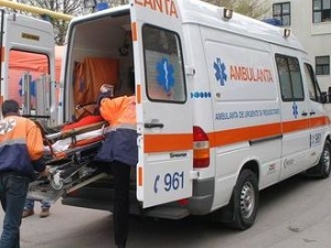 Explozie in Bistrita: un ranit, cinci apartamente si doua masini distruse
