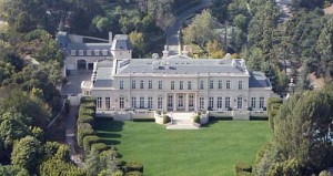 EXCLUSIVE: It has been reported that Mariah Carey and husband Nick Cannon have made an un-disclosed offer on the world - Ziarul National's most expensive mansion. The Fleur de Lys in Beverly Hills, California is listed at a whopping $125 million. Built by Texan billionaire