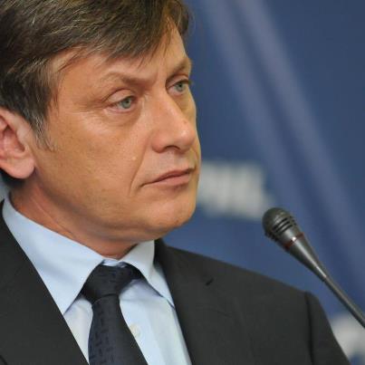 Furtuna in PNL! Antonescu, ultimatum pentru Tariceanu: „Sa se decida daca mai vrea in PNL”