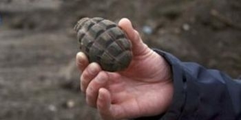 Grenade pe toate gardurile. Au găsit una pe un gard din Ilfov. Geniştii, chemaţi de urgenţă!