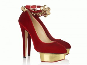holiday_collectibles_a_christmas_inspired_wish_list_charlotteolympia_600x450_1 - Ziarul National