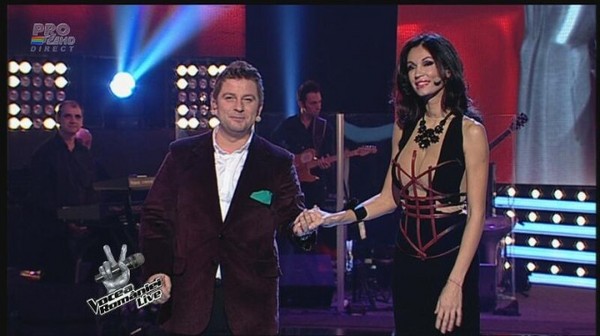 Nicoleta Luciu, decolteu senzual la Vocea Romaniei