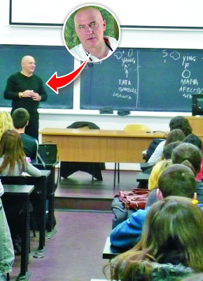 Mircea N. Stoian, profesor pacatos la ASE