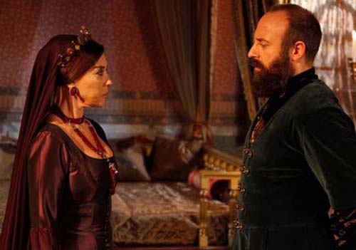 “Suleyman Magnificul” si “sultana-mama”, jefuiti de hoti
