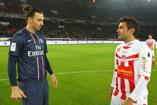 Mutu si Ibrahimovic nu s-au intalnit deloc. Nici macar cu mingea!