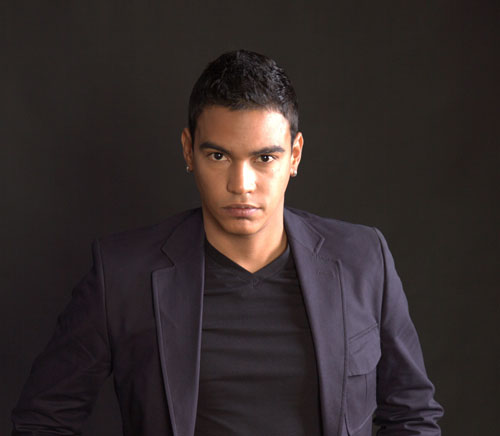 Alejandro, „jefuit” de Revelion
