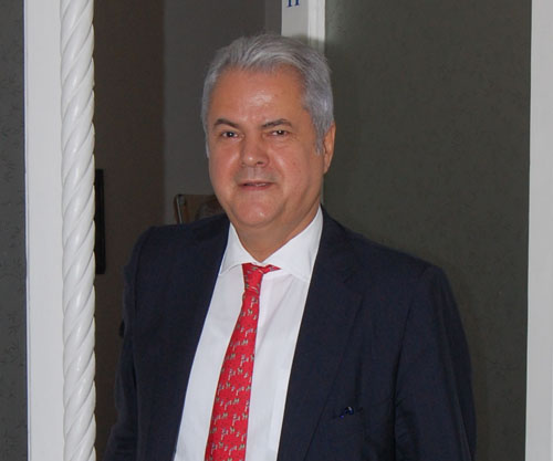 Adrian Nastase il propune pe Traian Basescu rege al Romaniei