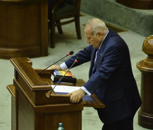 Dan Voiculescu, alergic la Constitutie