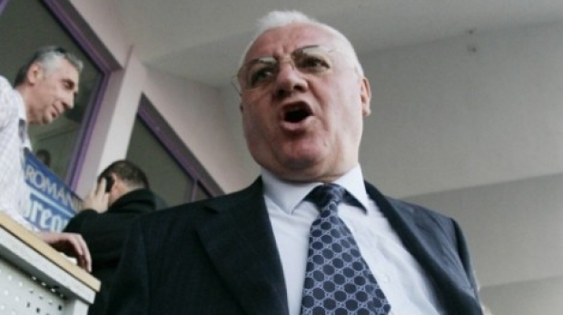 Incredibil in ce situatie i-a adus pokerul pe Dumitru Dragomir si Viorel Paunescu!
