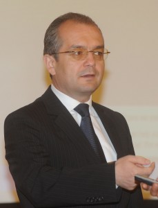 Emil Boc: Victor Ponta a fost prins cu mata in sac si acum hotul striga hotul