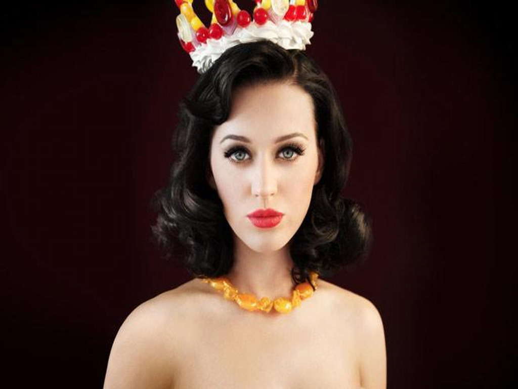 Katy Perry, desemnata drept cea mai fierbinte femeie in 2013 – VIDEO