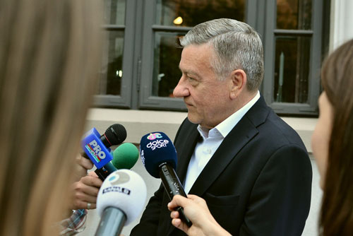 Se retrage de la FRF pentru o functie de nabab la UEFA. „Nasu'” Sandu tinteste SUS!