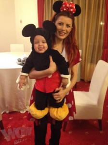 Minnie si Mickey - Ziarul National