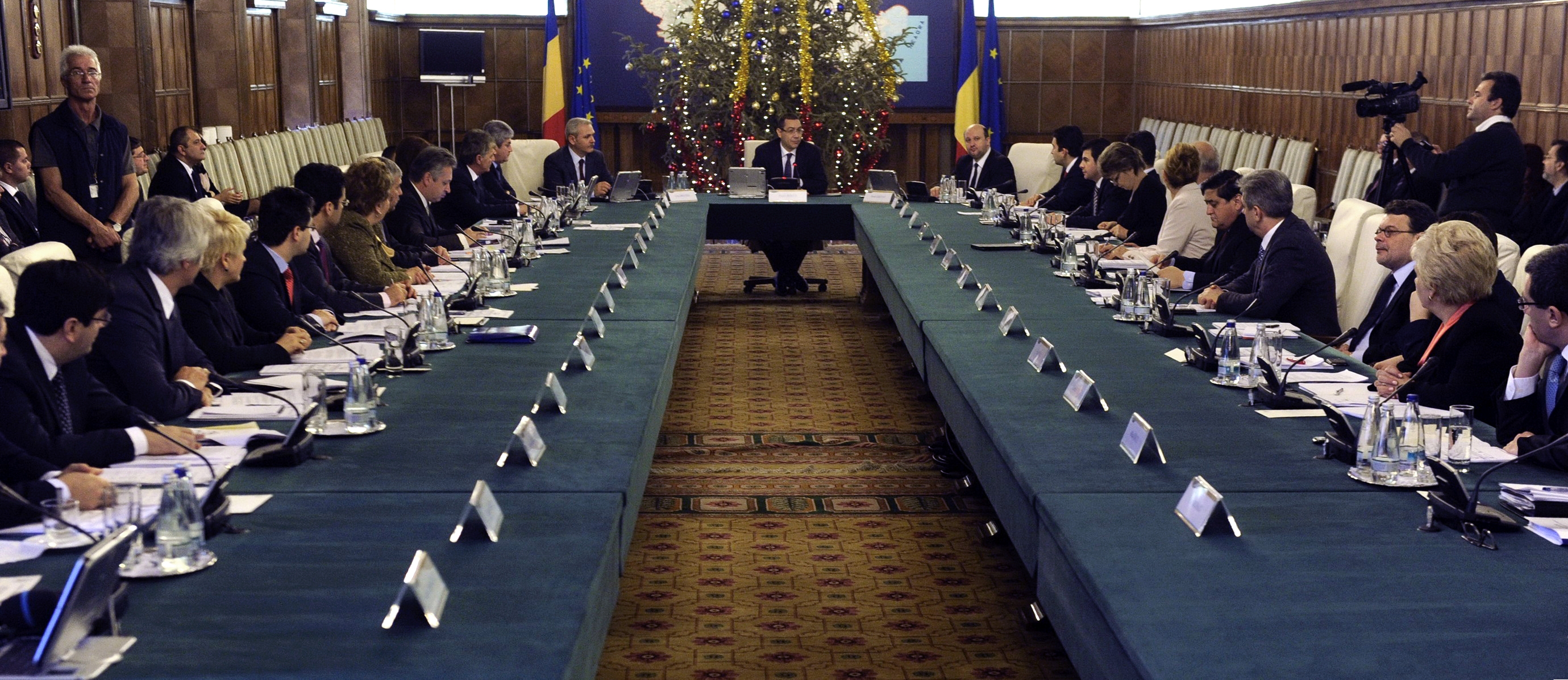 Ponta va prezenta bugetul pe 2013 in Parlament pe 21 ianuarie