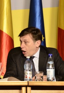 Valeriu Zgonea, Crin Antonescu - Plen reunit Parlament - Narcis Pop (2) - Ziarul National