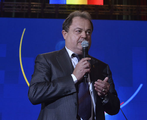 Blaga, obligat sa tina piept democratilor care-i vor demisia