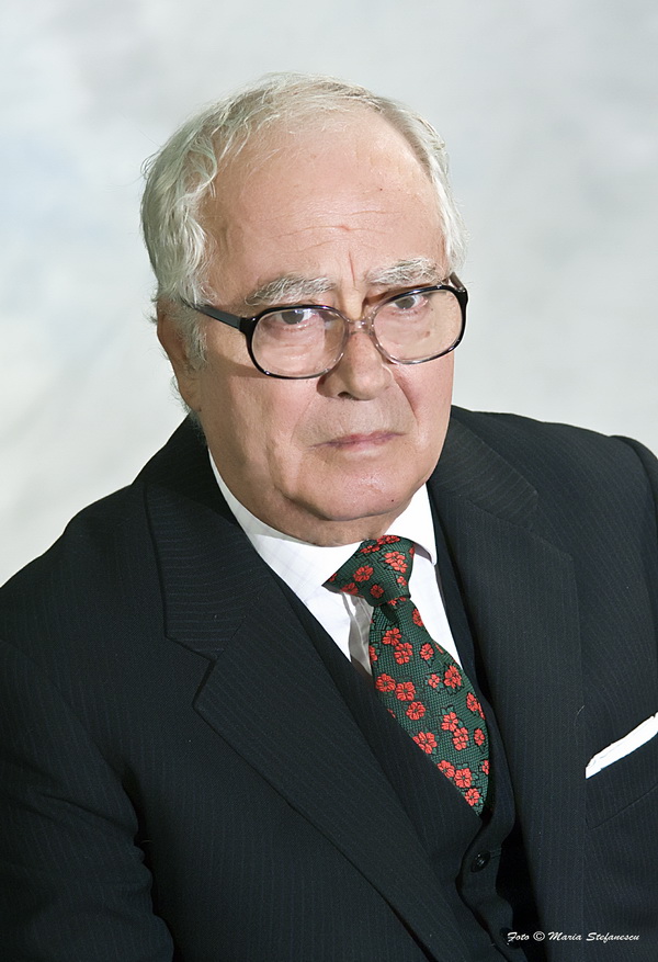 Actorul Victor Radovici, dus de urgenta la spital