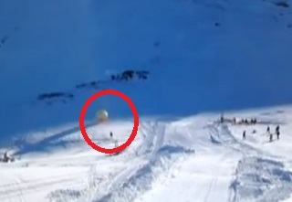 Sfarsit cumplit: Un tanar a murit intr-un accident de zorbing – VIDEO SOCANT