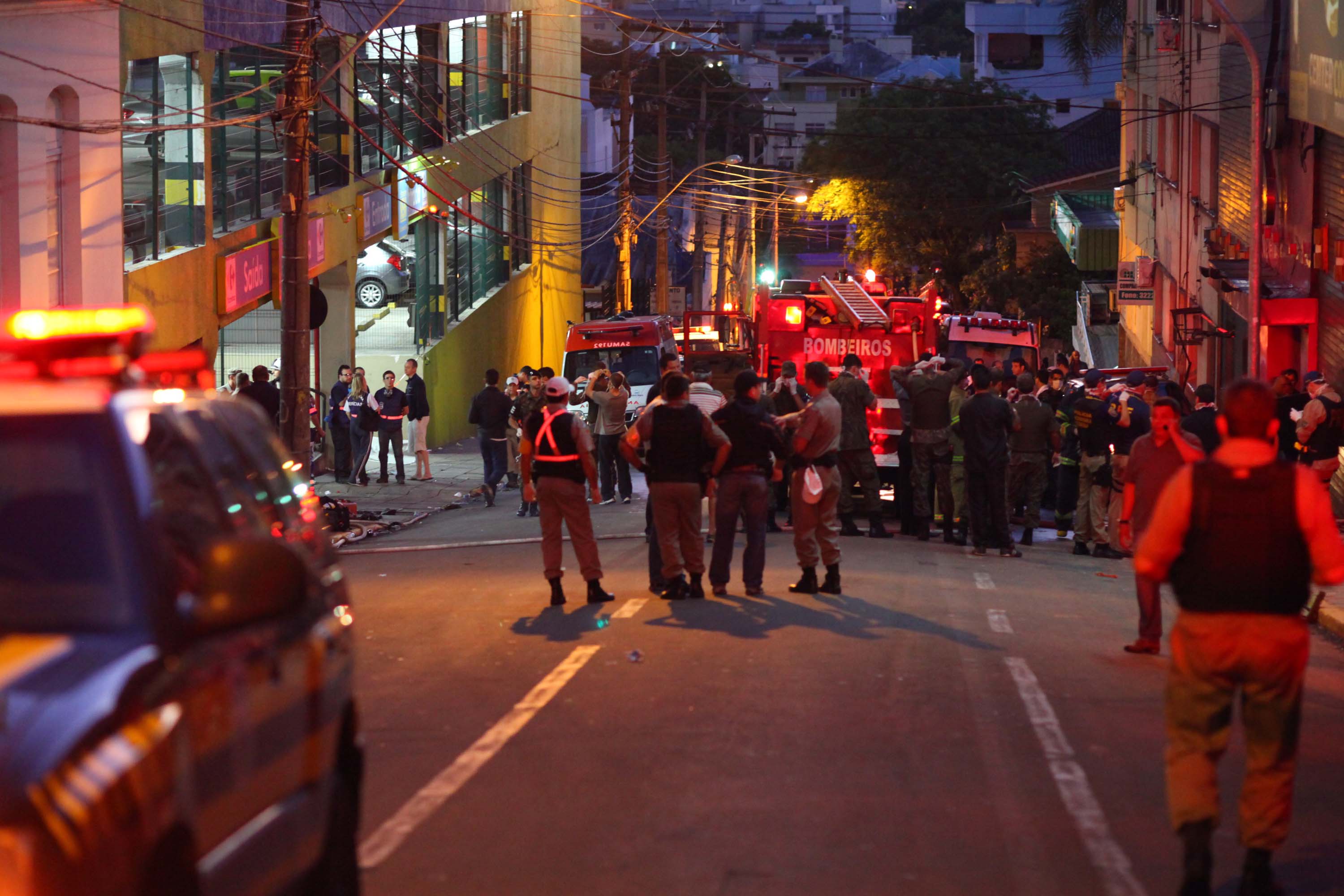 UPDATE Tragedie in Brazilia: Cel putin 245 de tineri au murit intr-un incendiu izbucnit intr-un club de noapte VIDEO SOCANT