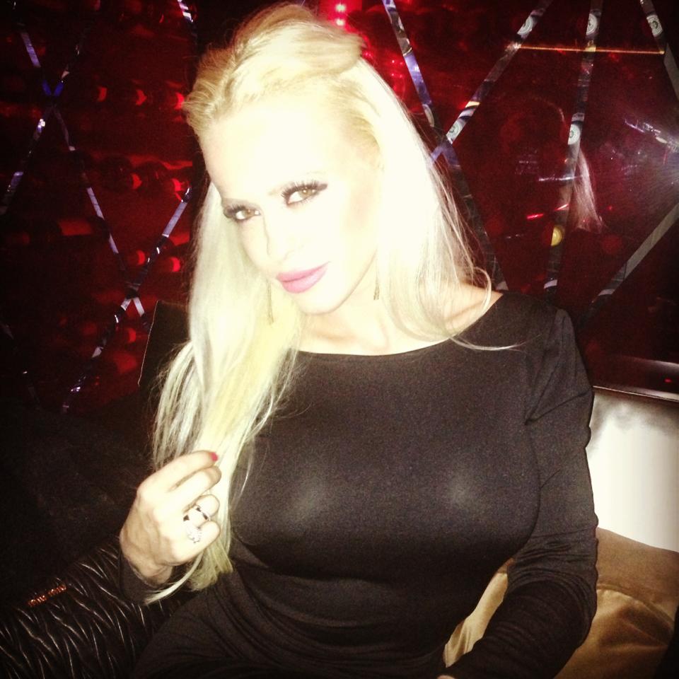Surpriza: Anda Adam -„Iata singura prezenta masculina din patul meu”! – FOTO