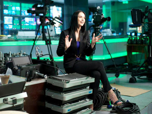 Andreea Marin vrea sa “apuna” in Romania