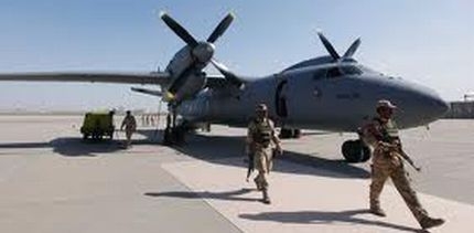 Un copil oparit, transportat la spital cu un avion militar