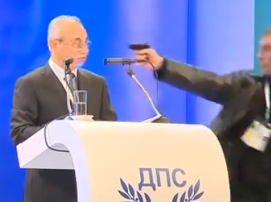 Scene socante la Sofia: Un barbat a incercat sa-l impuste pe Ahmed Dogan – VIDEO