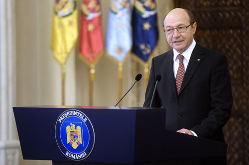 Basescu face agenda Guvernului