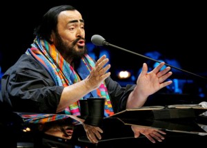 Luciano Pavarotti Performs In Beijing - Ziarul National