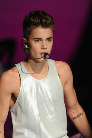 Justin Bieber, dat in judecata de un bodyguard pentru ca l-a batut -VIDEO