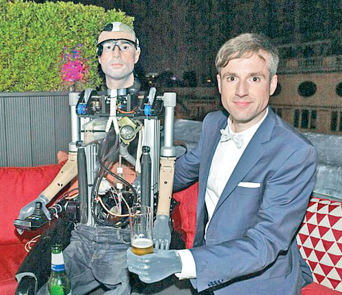 Rex, omul bionic de un milion de dolari